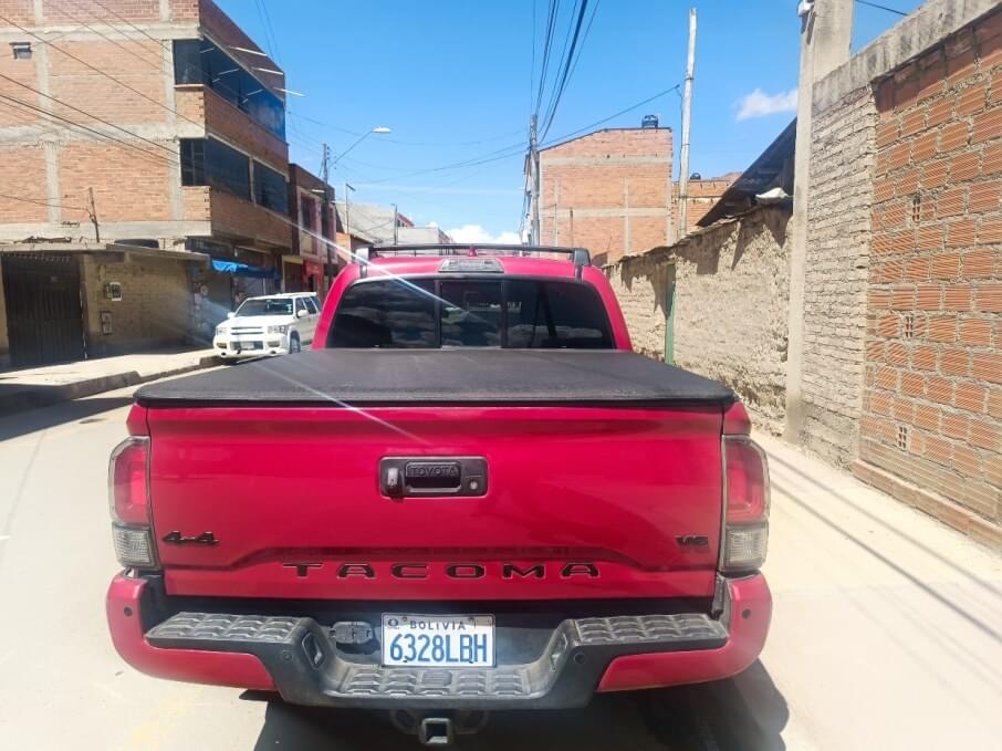 TOYOTA TACOMA 2022 14.000 Kms.