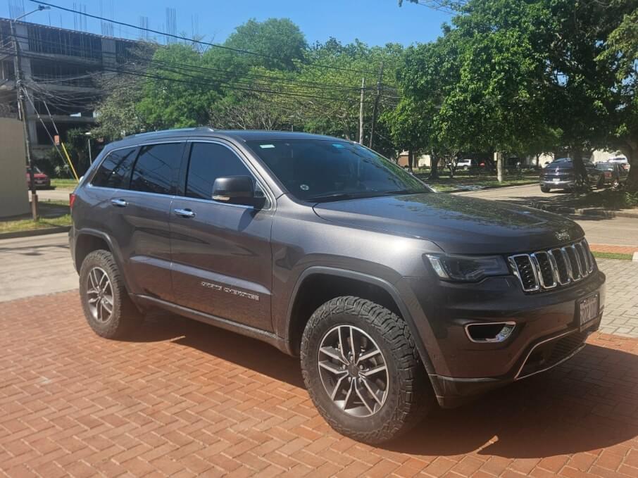 JEEP GRAND CHEROKEE 2019 26.500 Kms.