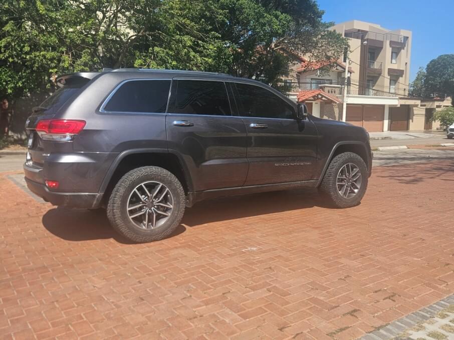 JEEP GRAND CHEROKEE 2019 26.500 Kms.