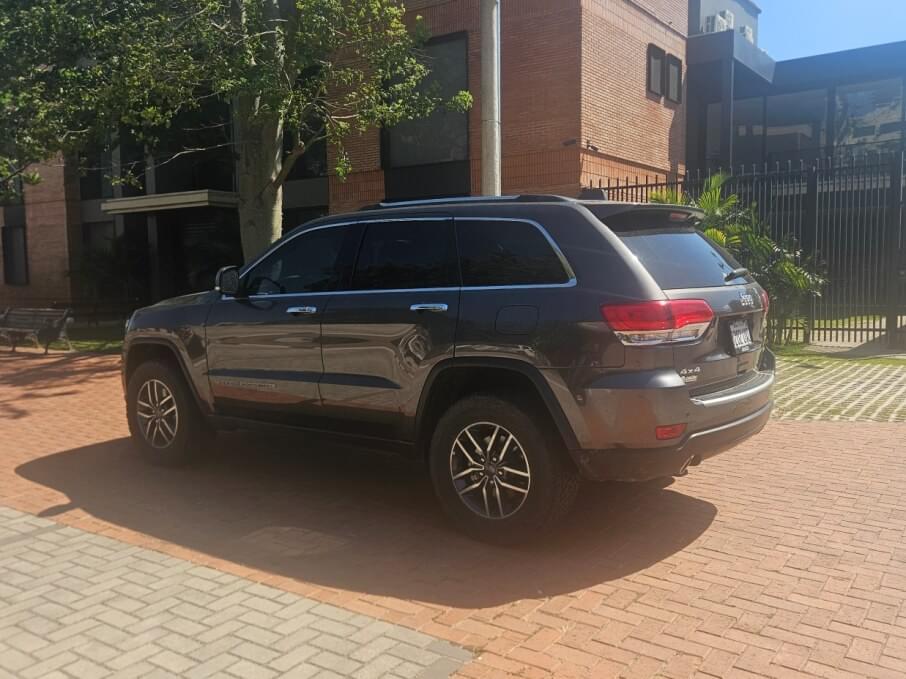 JEEP GRAND CHEROKEE 2019 26.500 Kms.