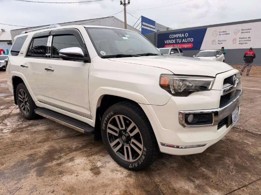 TOYOTA 4RUNNER 2021 26.821 Kms.