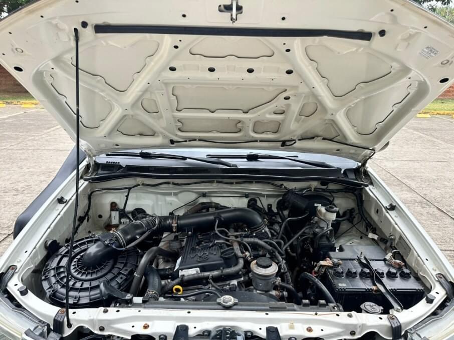 TOYOTA HILUX 2015 216.000 Kms.