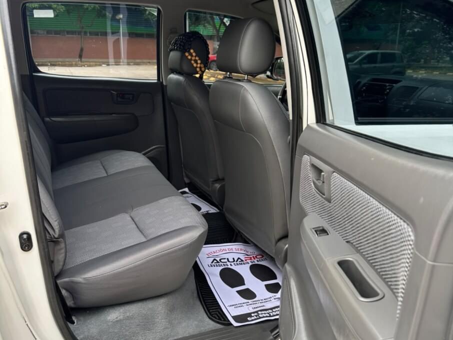 TOYOTA HILUX 2015 216.000 Kms.