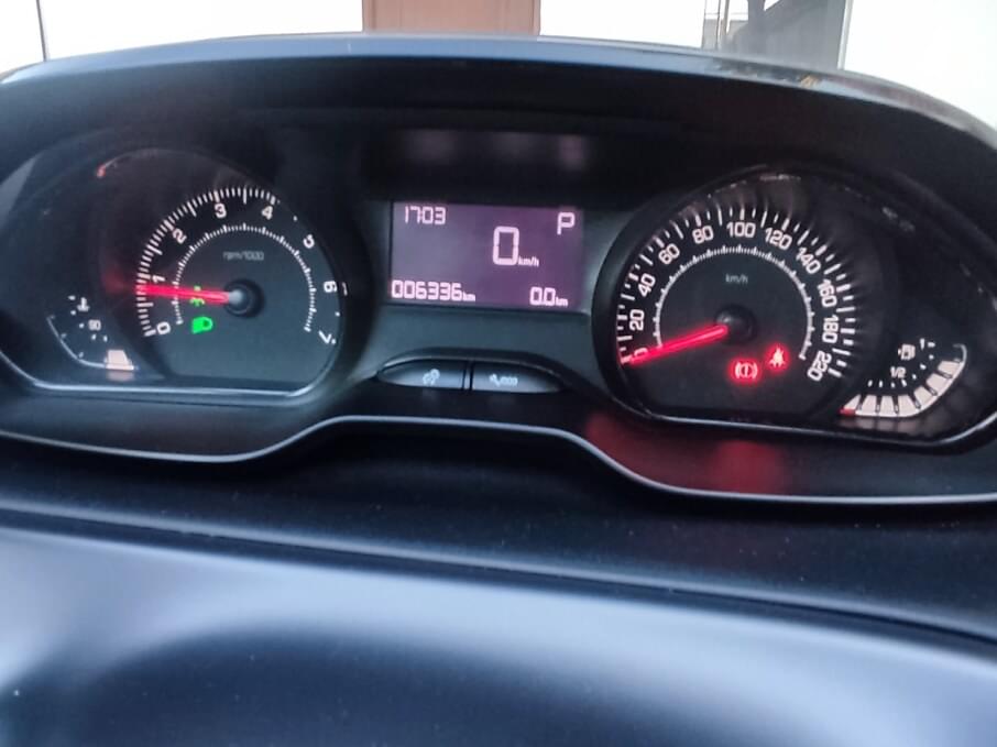 PEUGEOT 2008 2023 6.336 Kms.