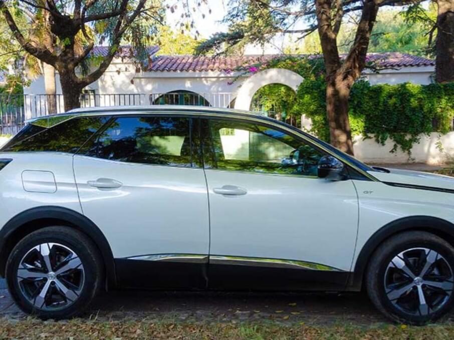 PEUGEOT 3008 2020 70.000 Kms.