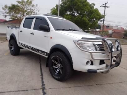 TOYOTA HILUX 2014 60.000 Kms.