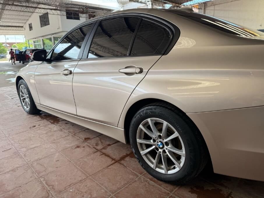 BMW 316 2015 76.000 Kms.