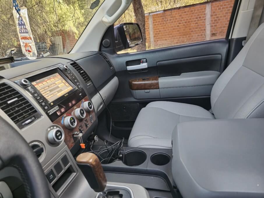 TOYOTA TUNDRA 2011 151.000 Kms.