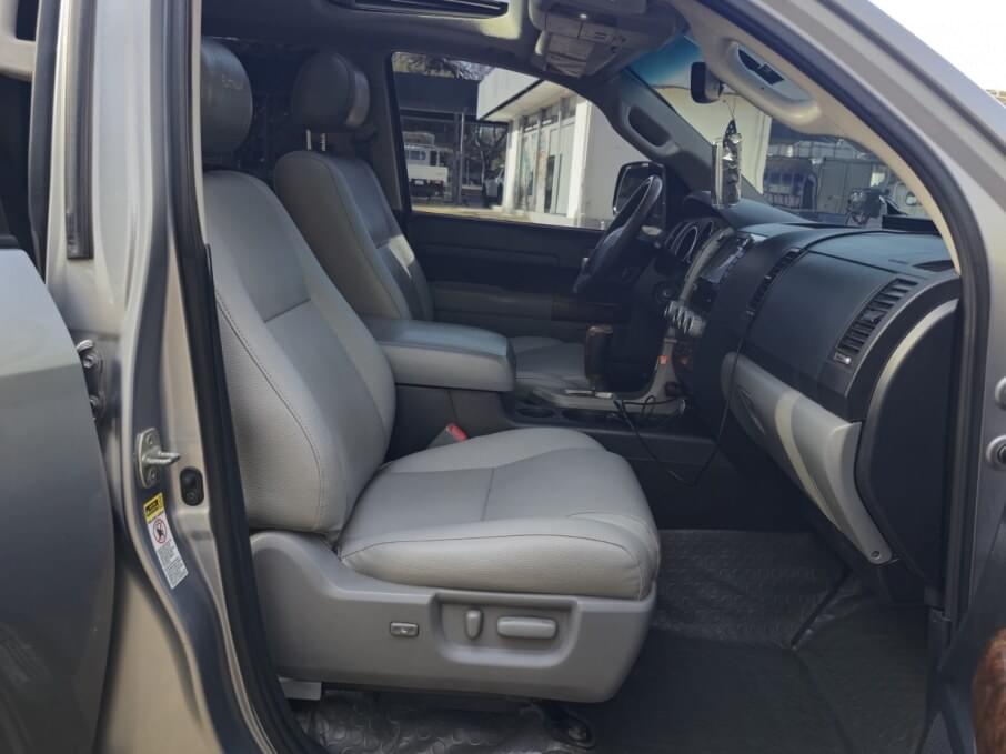 TOYOTA TUNDRA 2011 151.000 Kms.