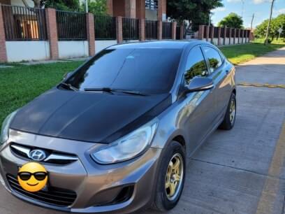 HYUNDAI ACCENT 2012 126.500 Kms.