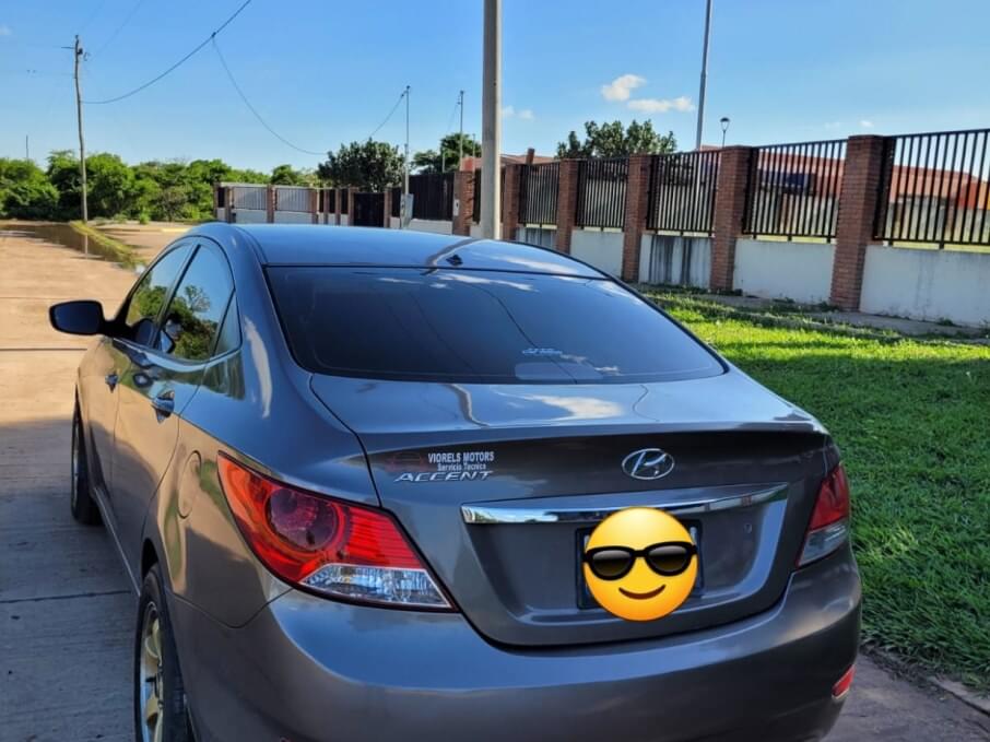 HYUNDAI ACCENT 2012 126.500 Kms.