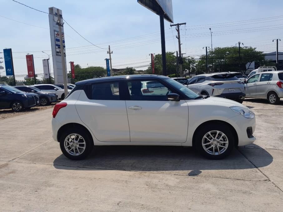 SUZUKI SWIFT 2024 6.387 Kms.