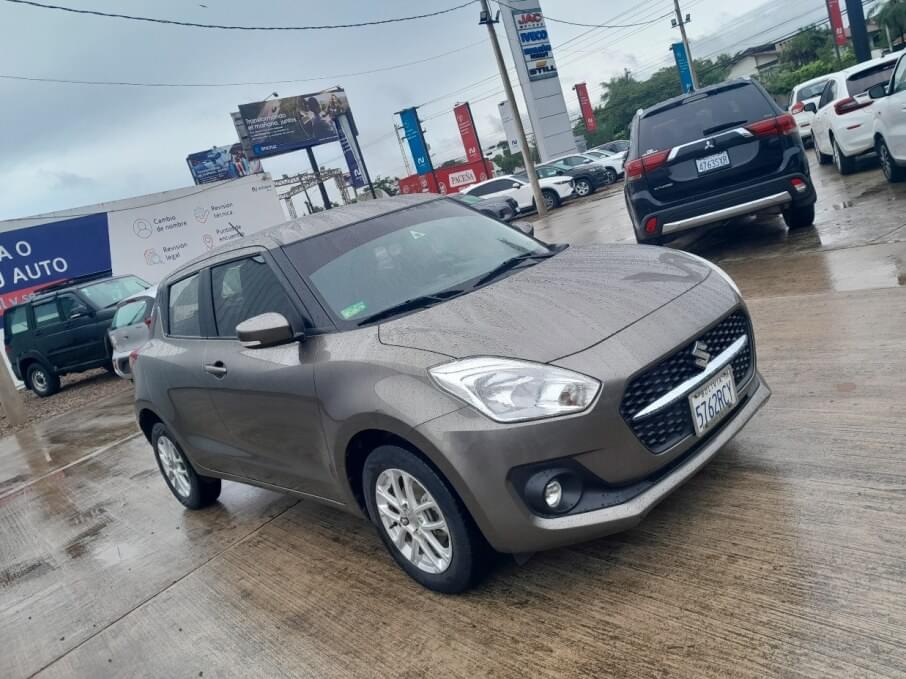 SUZUKI SWIFT 2023 66.000 Kms.