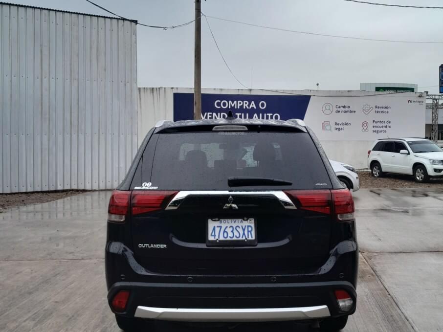 MITSUBISHI OUTLANDER 2018 97.500 Kms.