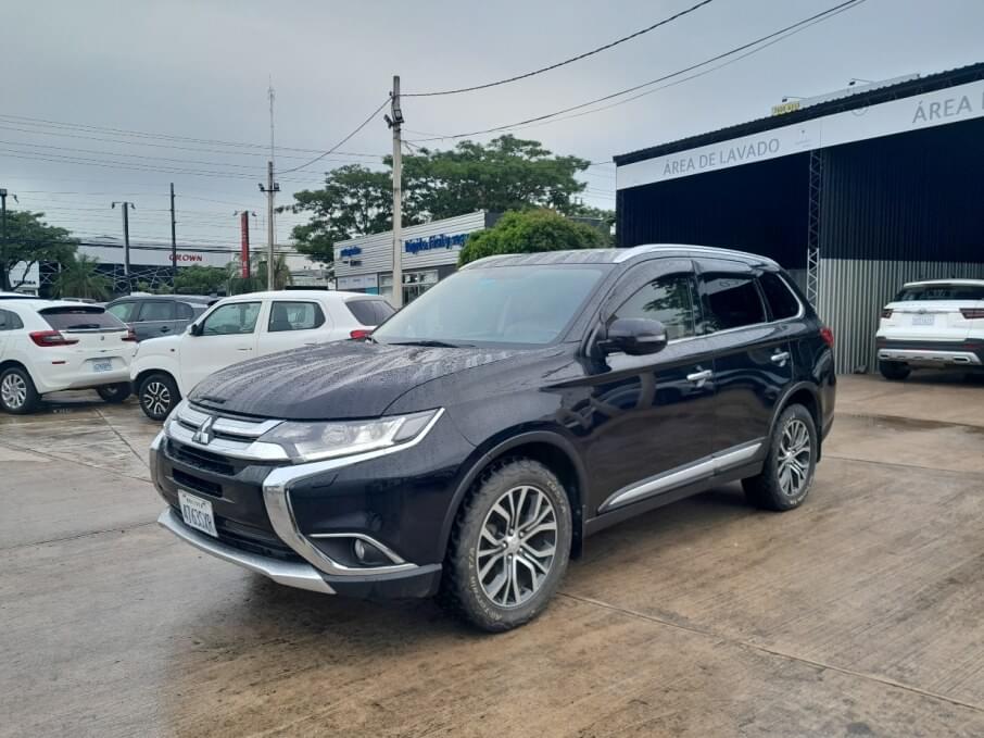 MITSUBISHI OUTLANDER 2018 97.500 Kms.