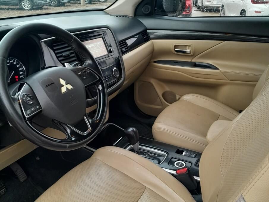 MITSUBISHI OUTLANDER 2018 97.500 Kms.