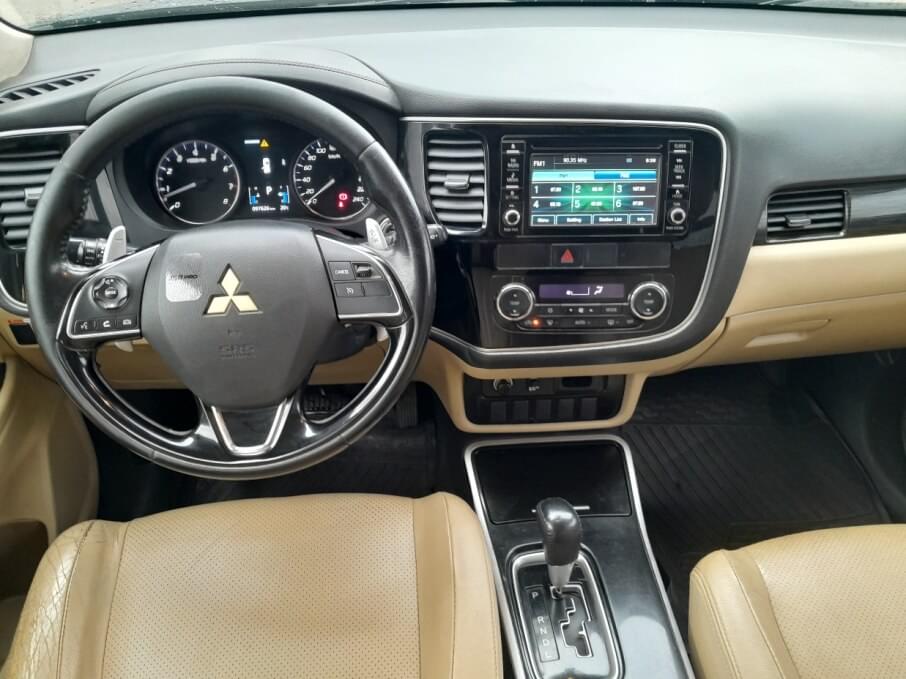 MITSUBISHI OUTLANDER 2018 97.500 Kms.