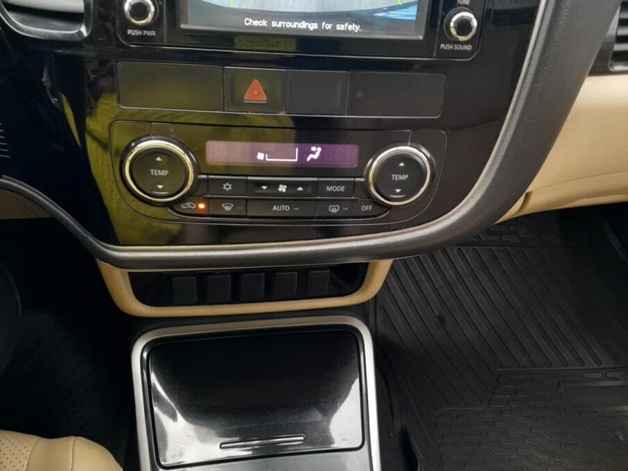 MITSUBISHI OUTLANDER 2018 97.500 Kms.