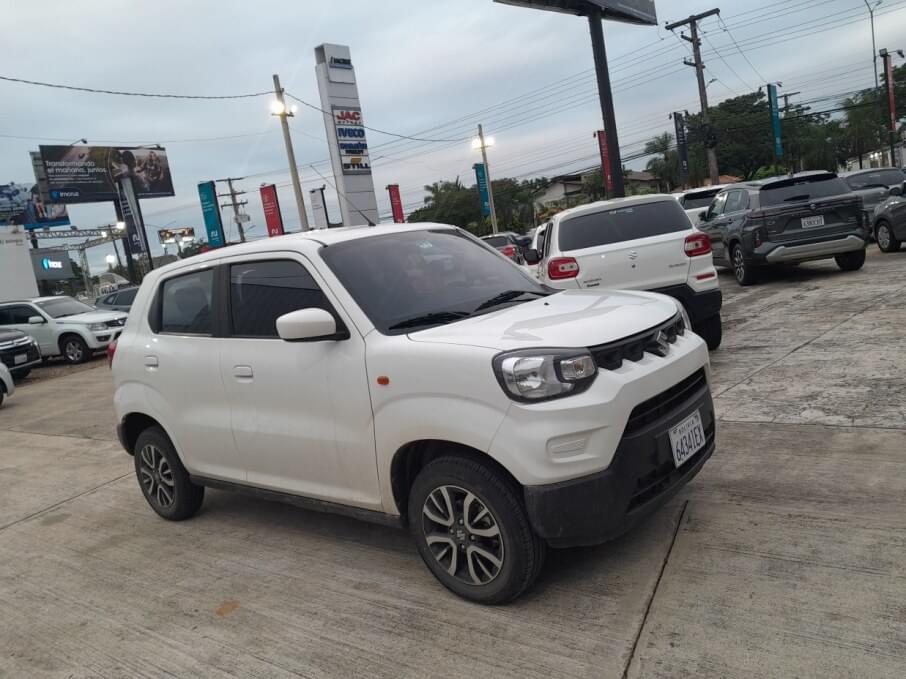 SUZUKI S-PRESSO 2025 15.700 Kms.