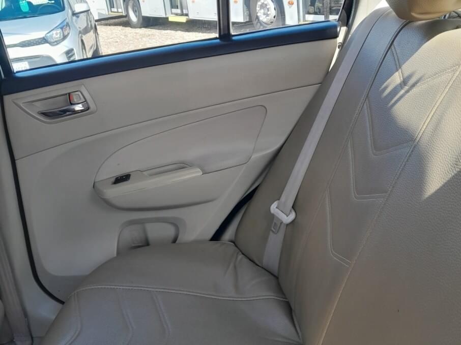 SUZUKI SWIFT DZIRE 2015 85.700 Kms.