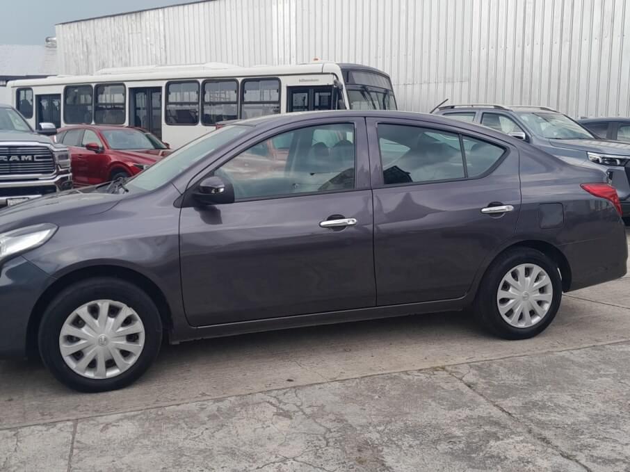 NISSAN VERSA 2019 85.000 Kms.