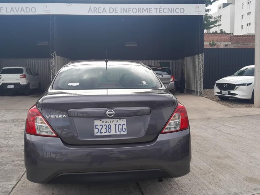 NISSAN VERSA 2019 85.000 Kms.