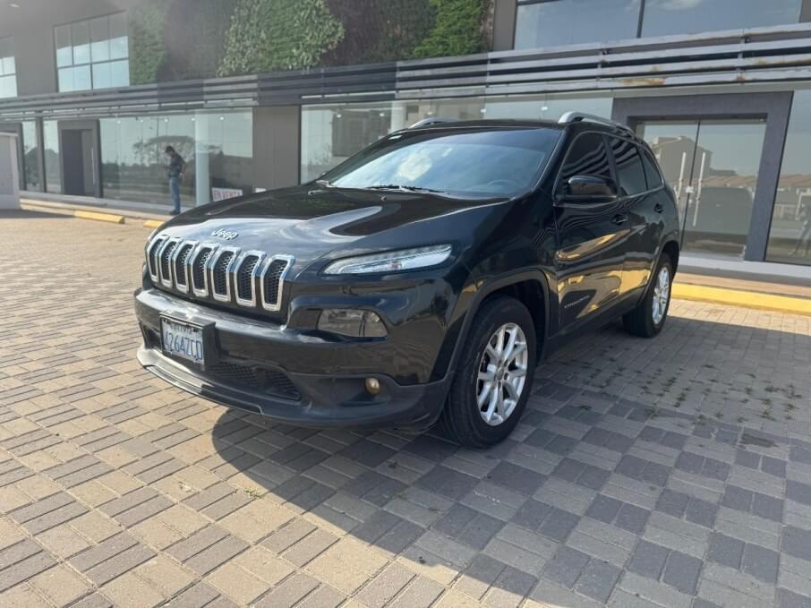 JEEP CHEROKEE 2016 130.000 Kms.