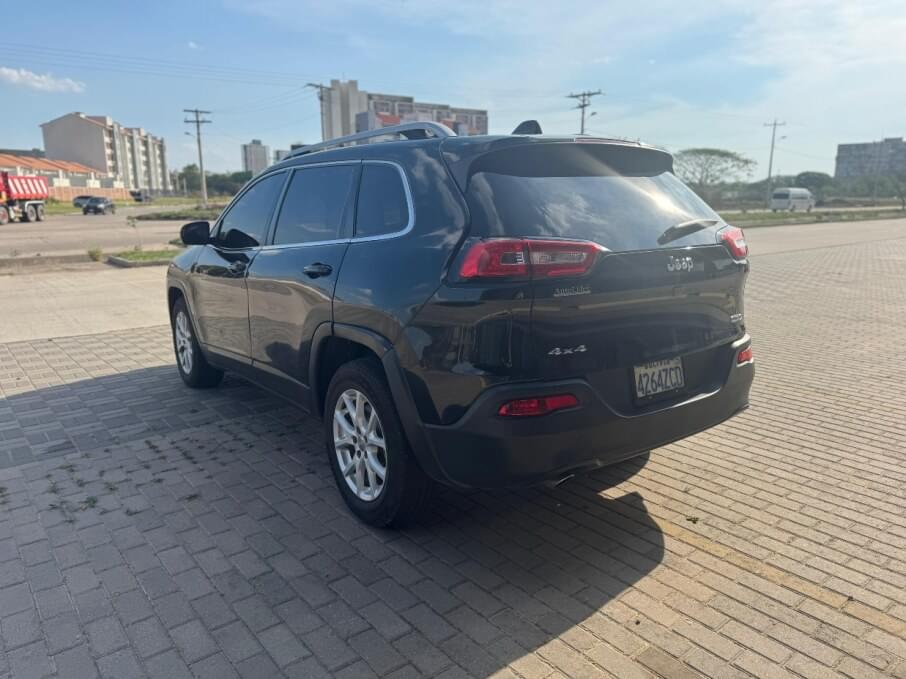 JEEP CHEROKEE 2016 130.000 Kms.