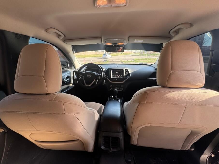 JEEP CHEROKEE 2016 130.000 Kms.