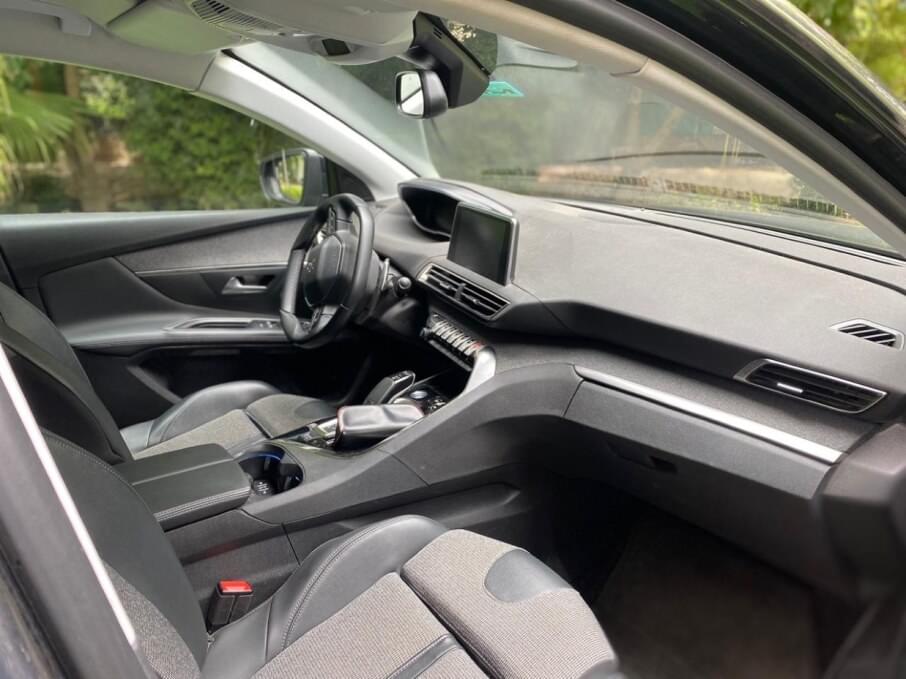 PEUGEOT 3008 2020 25.000 Kms.