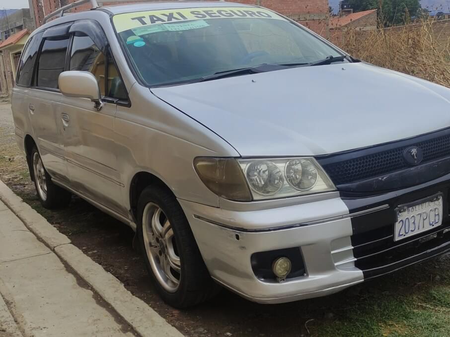 NISSAN SERENA 1998 300.000 Kms.