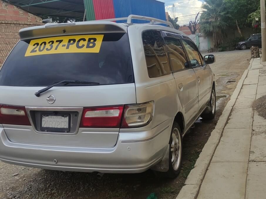 NISSAN SERENA 1998 300.000 Kms.