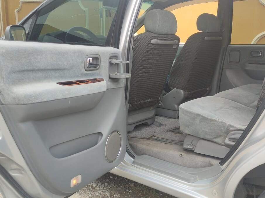 NISSAN SERENA 1998 300.000 Kms.