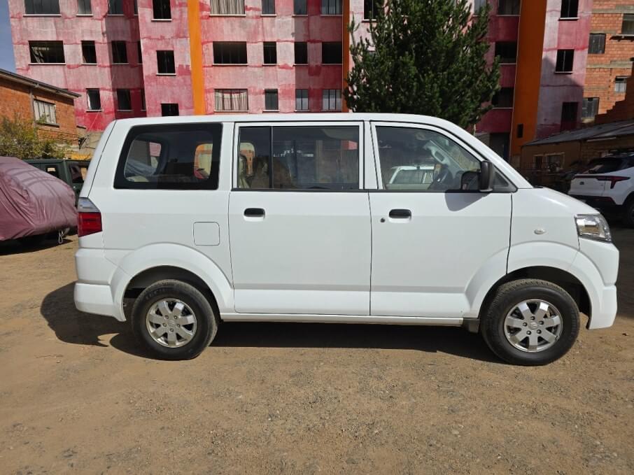 SUZUKI APV 2024 200 Kms.