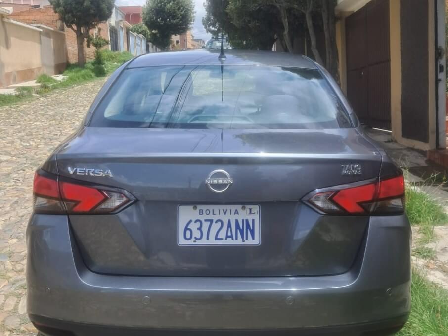 NISSAN VERSA 2024 23.000 Kms.