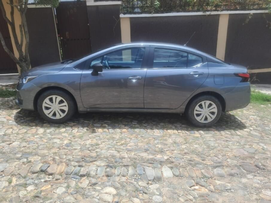 NISSAN VERSA 2024 23.000 Kms.