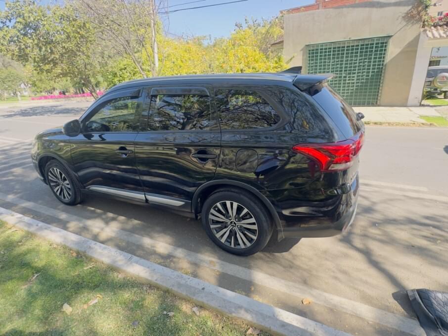 MITSUBISHI MONTERO OUTLANDER 2019 38.000 Kms.