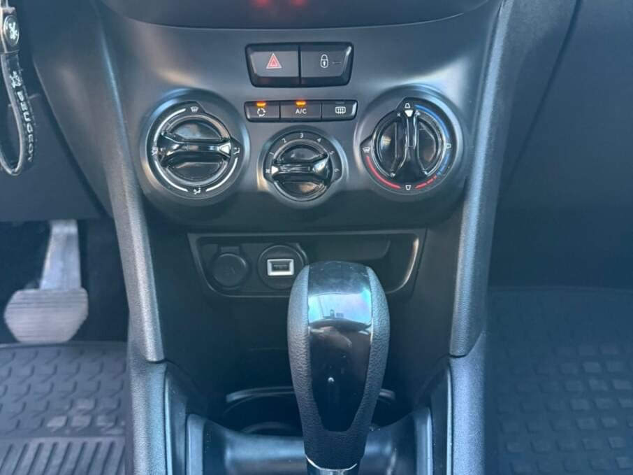 PEUGEOT 2008 2024 15.360 Kms.