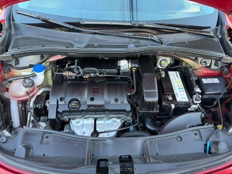 PEUGEOT 2008 2024 15.360 Kms.