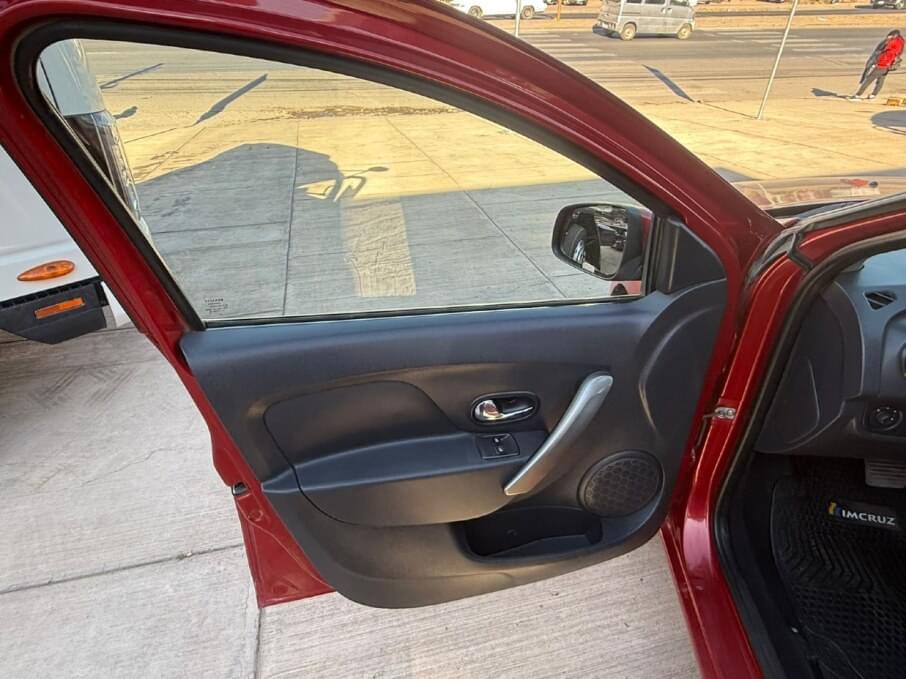 RENAULT SANDERO 2019 31.500 Kms.