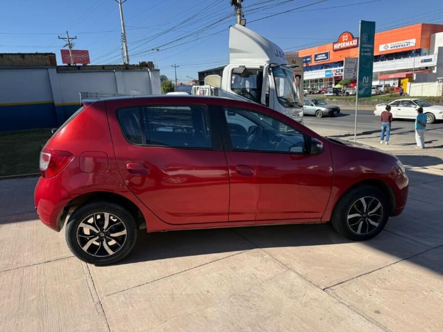 RENAULT SANDERO 2019 31.500 Kms.