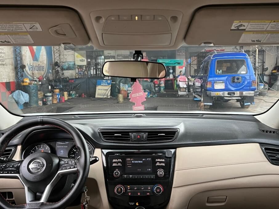 NISSAN ROGUE 2017 47.000 Kms.