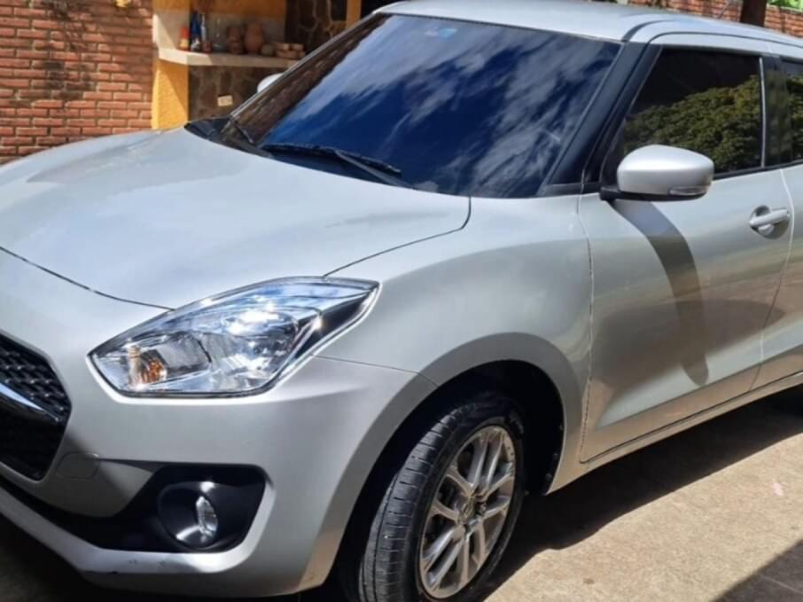 SUZUKI SWIFT 2025 23.000 Kms.