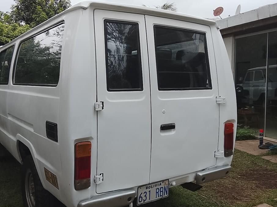TOYOTA HIACE 1990 800.000 Kms.