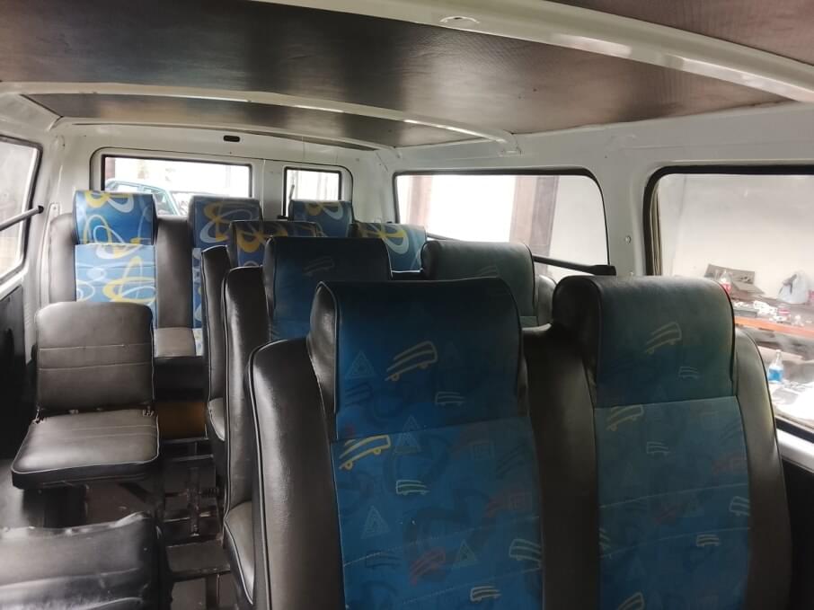 TOYOTA HIACE 1990 800.000 Kms.