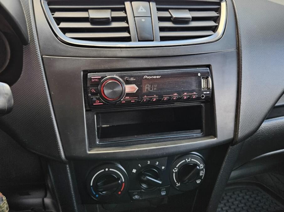 SUZUKI SWIFT 2017 85.000 Kms.