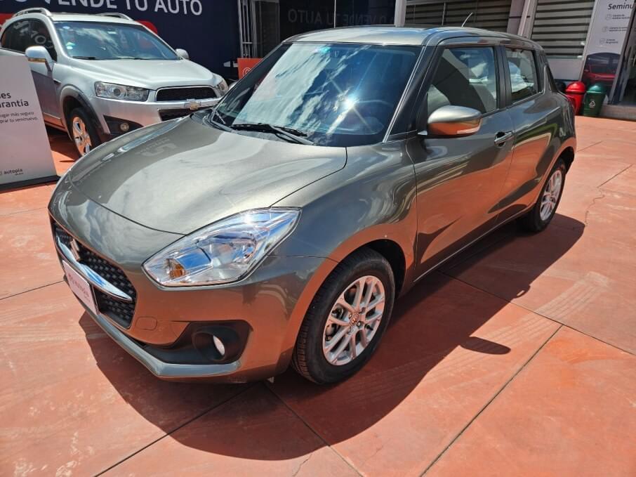 SUZUKI SWIFT 2024 22.400 Kms.