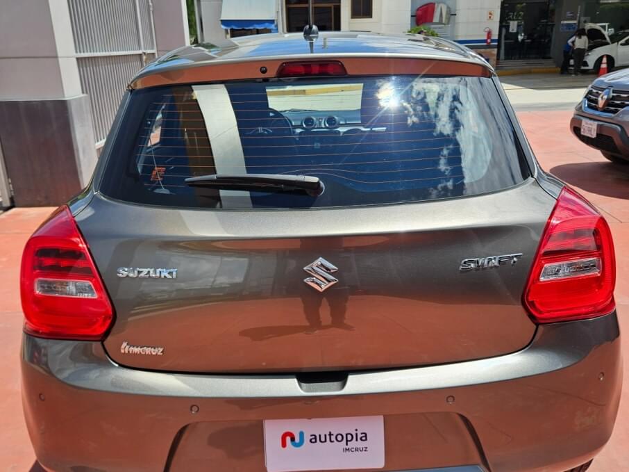SUZUKI SWIFT 2024 22.400 Kms.