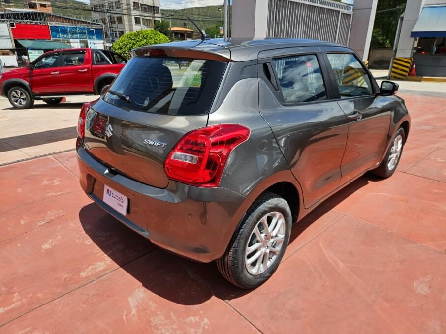 SUZUKI SWIFT 2024 22.400 Kms.