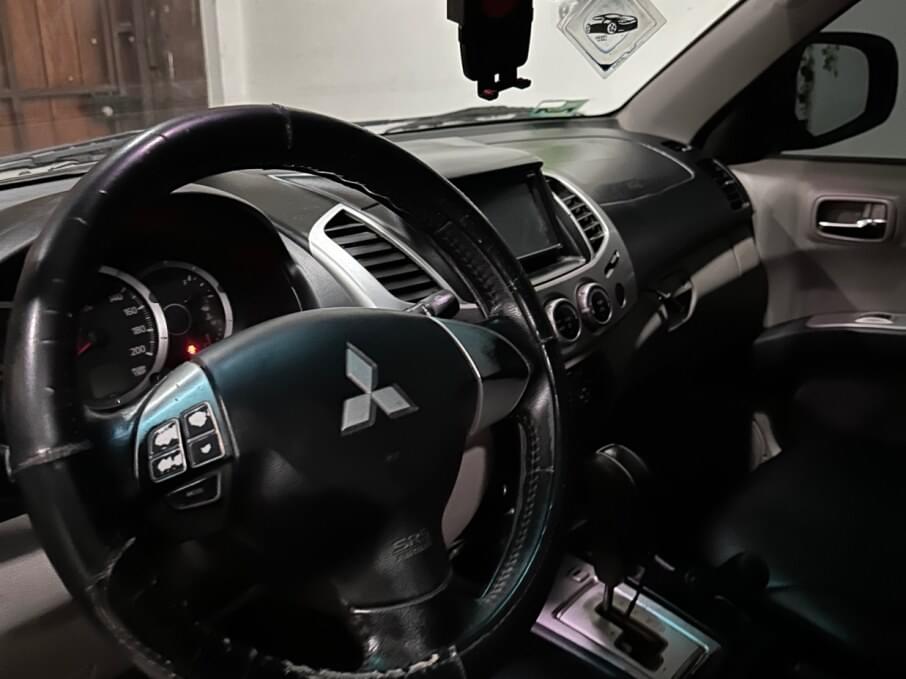 MITSUBISHI L-200 2013 125.000 Kms.